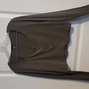 Curvy sense long sleeve scoop cropped tee